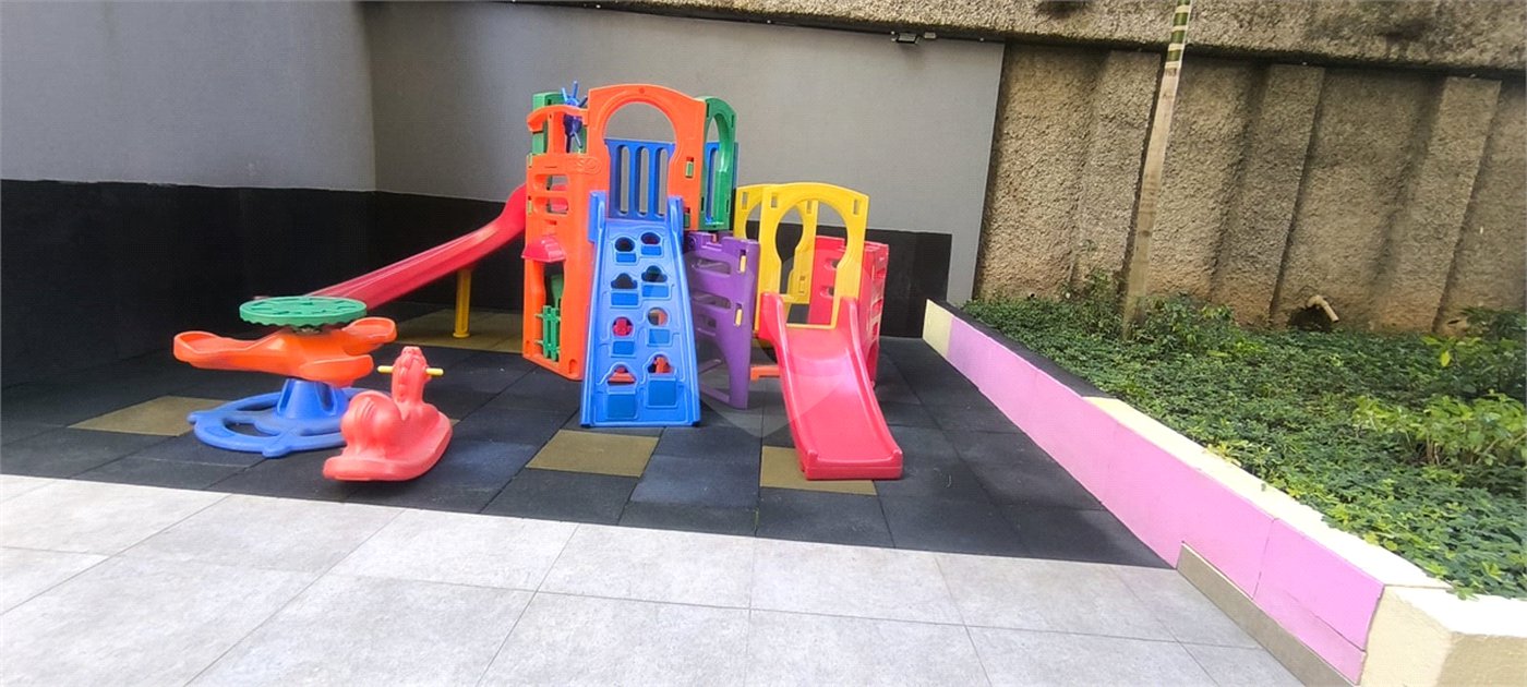 Apartamento à venda com 3 quartos, sendo 1 suíte, em Pinheiros, São Paulo, SP