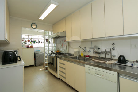 Apartamento à venda com 4 quartos, sendo 1 suíte, em Alto da Boa Vista, São Paulo, SP