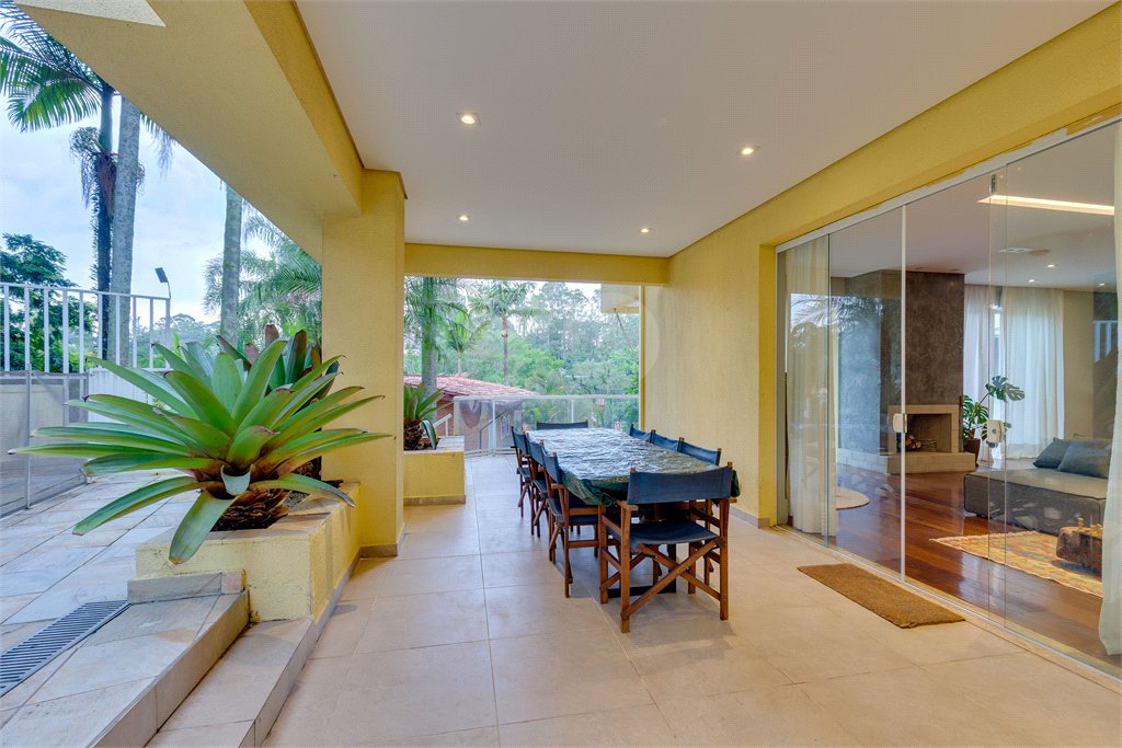 Casa Térrea à venda com 4 suítes em Jardim Marajoara, São Paulo, SP