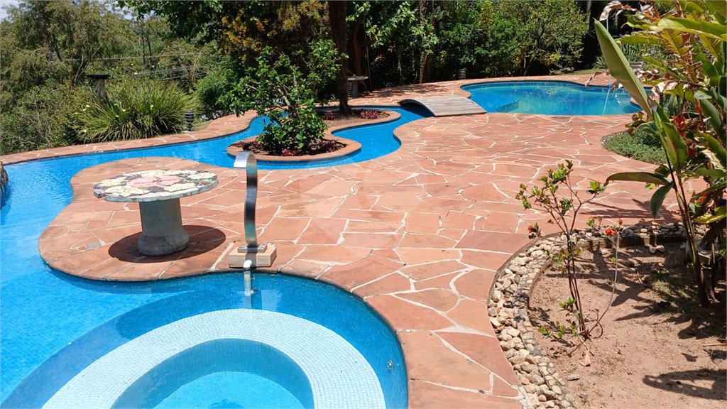 Casa à venda com 4 suítes no condomínio Sausalito, Mairiporã - SP