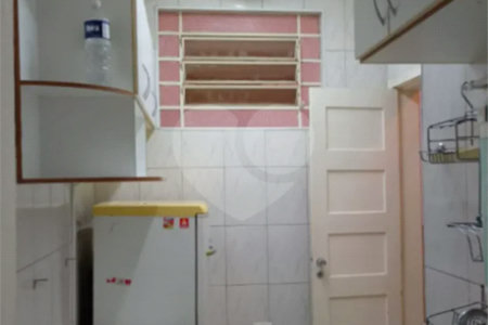Apartamento Reformado à Venda – Localização Privilegiada!