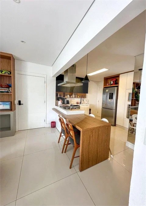 Apartamento de 106 m² no Auge Home Resort, porteira fechada, com 3 dormitórios, 1 suíte, varanda gourmet, 2 vagas, depósito e lazer completo.