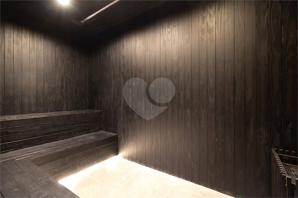 Apartamento de 68m² com 2 Quartos (1 Suíte) e 1 Vaga no Condomínio Downtown - República