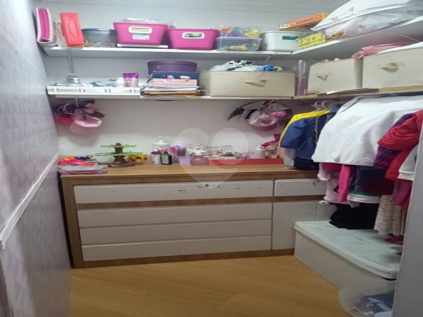 Ótimo sobrado à venda, ao lado do Roldão na Av. Cupece.