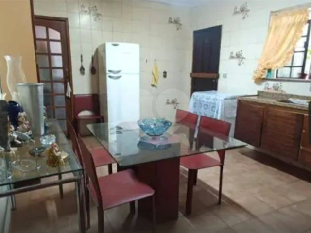 Casa à venda com 2 quartos, sendo 1 suíte,  em Barra Funda, São Paulo, SP