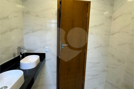 Casa à venda com 5 quartos, sendo 4 suítes, no condomínio Grand Park, Rio de Janeiro - RJ
