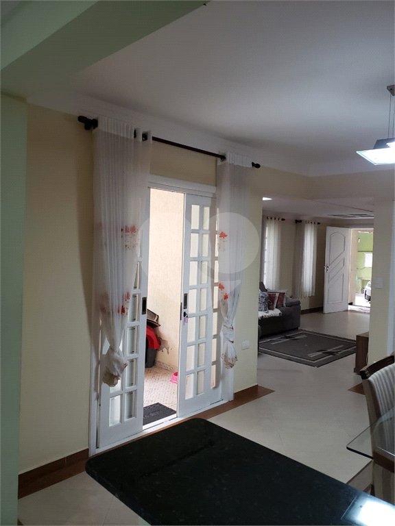 Casa à venda com 6 quartos, sendo 3 suítes, em Alto Ipiranga, Mogi das Cruzes, SP