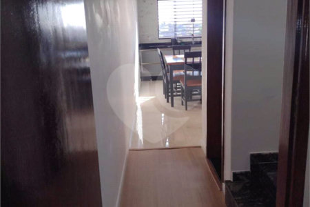 Sobrado à venda com 3 quartos em Parque Santa Rosa, Suzano, SP