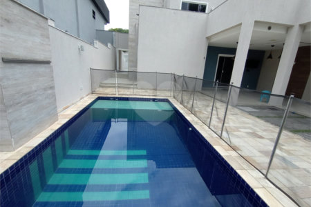 Casa à venda com 3 quartos, sendo 1 suíte, no condomínio Fazenda Cantagalo, Rio de Janeiro - RJ