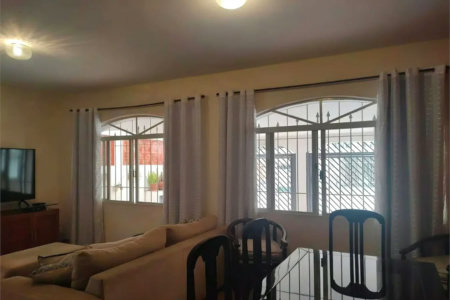 Sobrado à venda com 3 quartos, sendo 1 suíte, em Jardim Ester, São Paulo, SP
