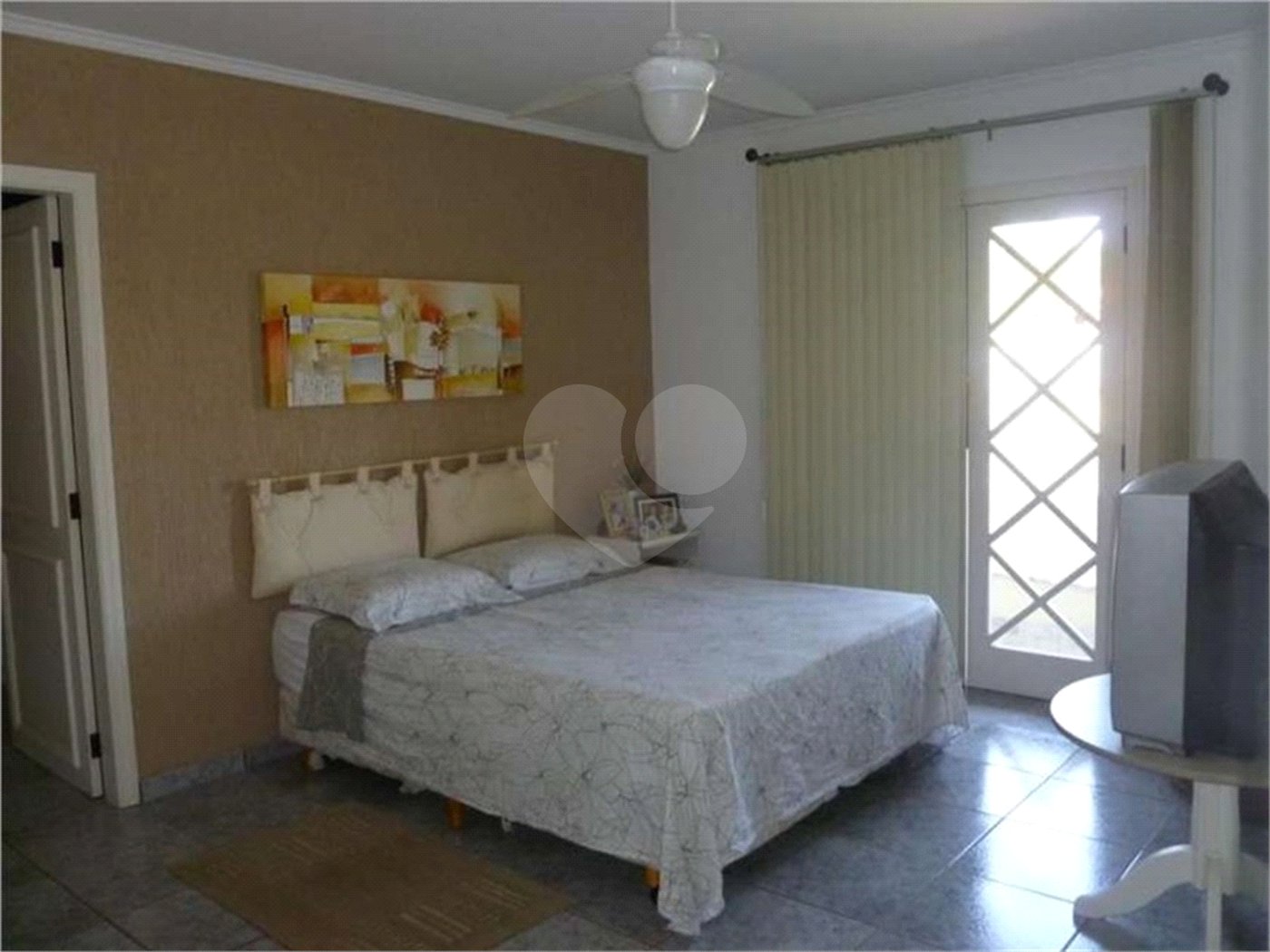 Casa à venda com 3 quartos, sendo 1 suíte, no condomínio Vivenda das Vinhas, Vinhedo - SP