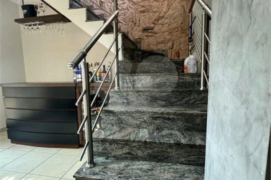 Belíssimo sobrado estilo edícula com 5 dormitórios, à venda na Nova Piracicaba em Piracicaba/ SP.