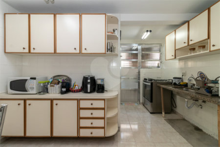 Apartamento à venda com 2 quartos em Moema, São Paulo, SP