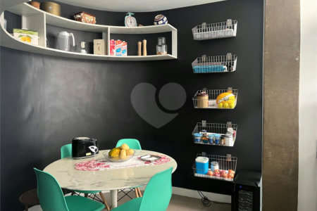 Casa à venda com 4 quartos, sendo 3 suítes, no condomínio Vitoria Regia, São Paulo - SP