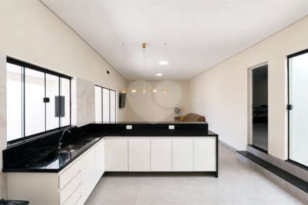 Casa Térrea à venda com 4 quartos, sendo 3 suítes, no Centro, Chapada dos Guimarães, MT