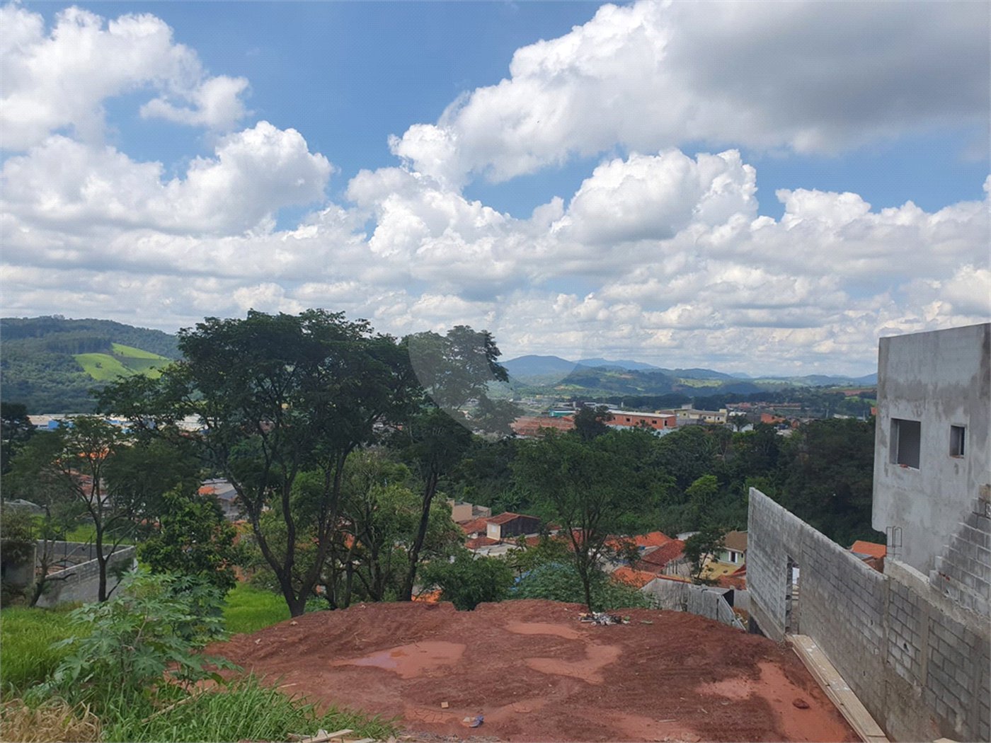 Terreno à venda no condomínio Residencial Country Felix, Bom Jesus dos Perdões - SP