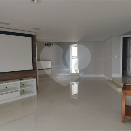 Apartamento à venda no Campo Belo de 245m² com 3 suítes e 3 vagas