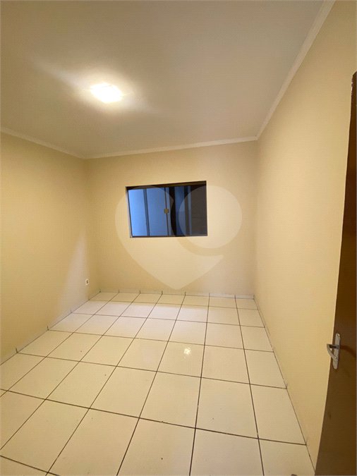 Casa para alugar com 3 quartos, sendo 1 suíte, em Parque das Aroeiras, Ponta Porã, MS