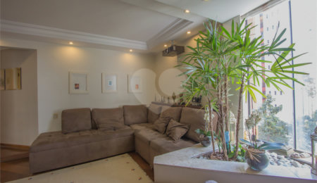 Apartamento à venda com 3 quartos, sendo 1 suíte, em Vila Andrade, São Paulo, SP