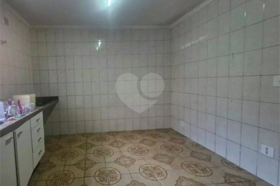 Sobrado à venda com 8 quartos em Vila Guarani, São Paulo, SP