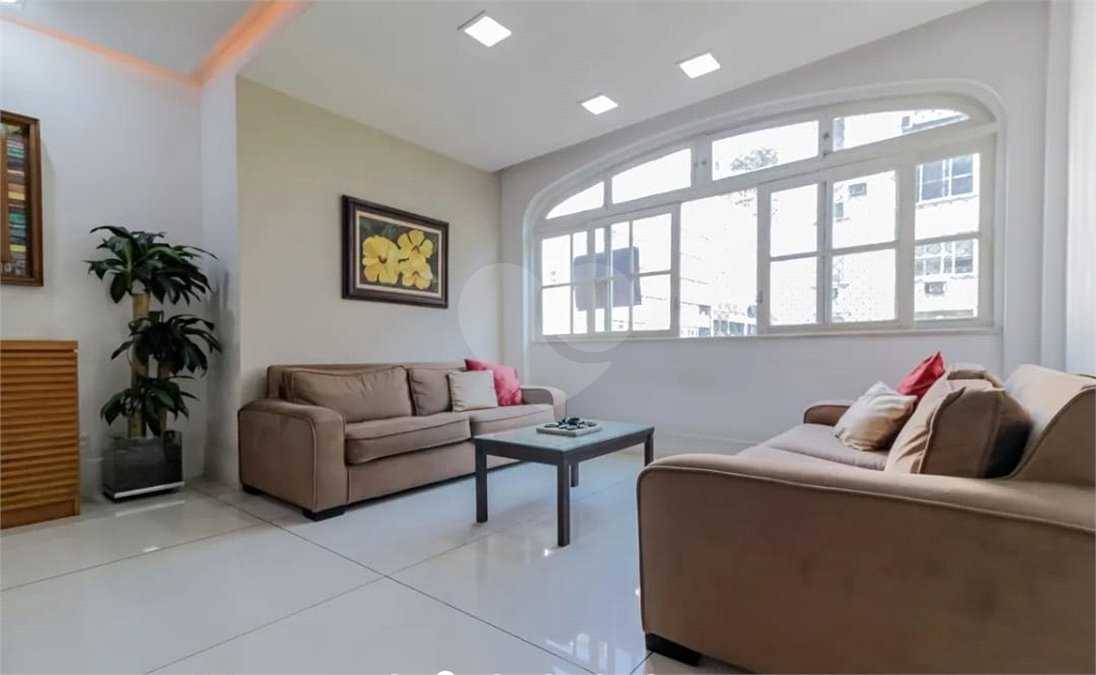 Apartamento à venda com 4 quartos, sendo 1 suíte,  em Copacabana, Rio de Janeiro, RJ