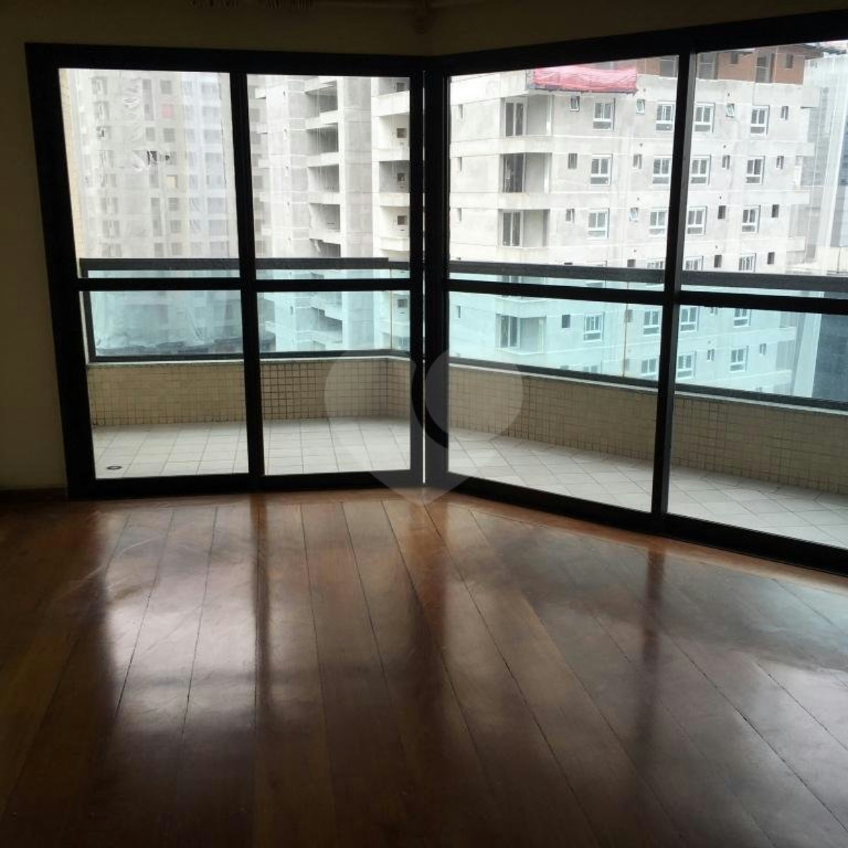 Apartamento à venda com 3 quartos, sendo 1 suíte,  em Santo Amaro, São Paulo, SP