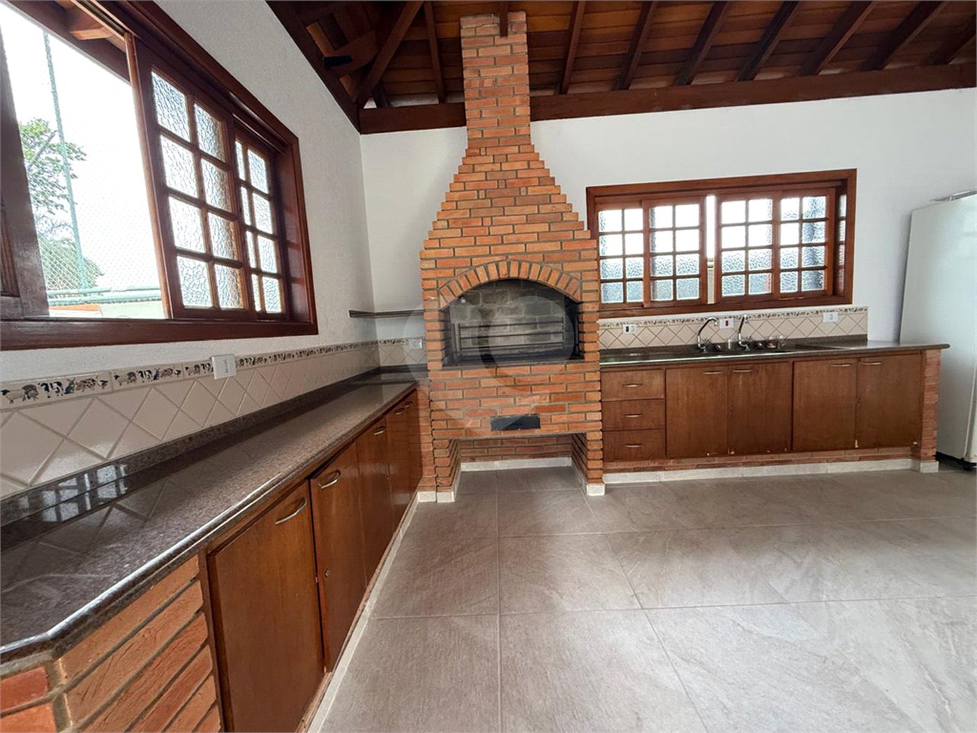 Casa à venda ou para alugar com 3 quartos, sendo 1 suíte, no condomínio Da Serra, São Paulo - SP