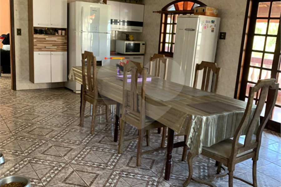 Casa à venda com 4 quartos, sendo 1 suíte, em Loteamento Rancho Maringá II, Atibaia, SP