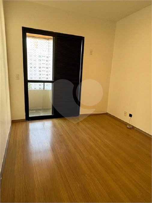 Apartamento à venda com 3 quartos, sendo 2 suítes, em Moema, São Paulo, SP