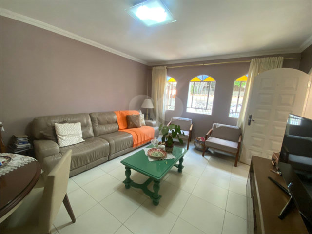 Sobrado à venda com 3 quartos, sendo 1 suíte,  em Tremembé, São Paulo, SP