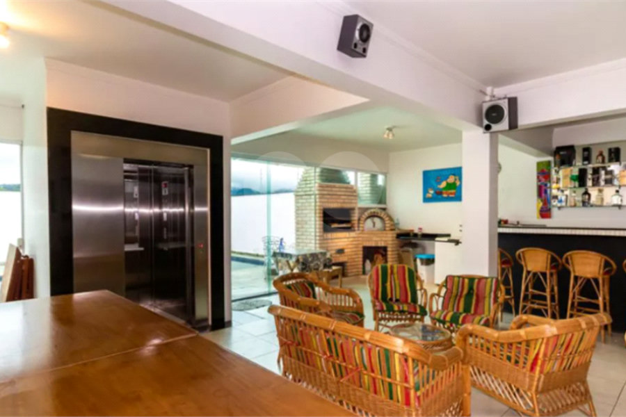Sobrado à venda com 3 quartos, sendo 1 suíte, em Tremembé, São Paulo, SP