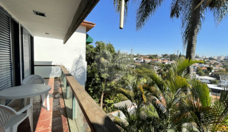 Casa à venda com 4 quartos, sendo 1 suíte,  em Pacaembu, São Paulo, SP