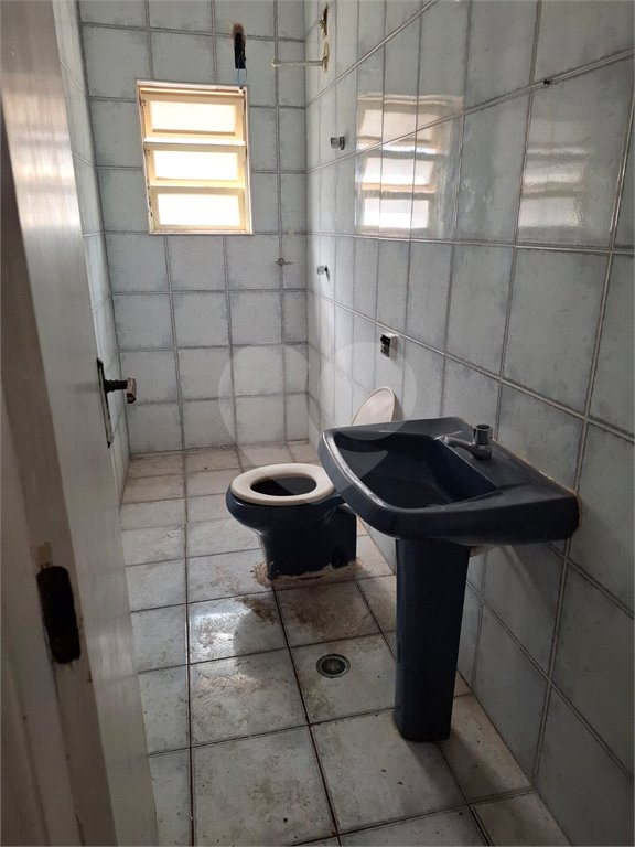 Casa à venda com 4 quartos, sendo 3 suítes, em Jardim São Bento, São Paulo, SP