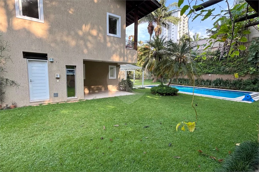 Casa à venda ou para alugar com 4 quartos, sendo 3 suítes, em Alto da Boa Vista, São Paulo, SP