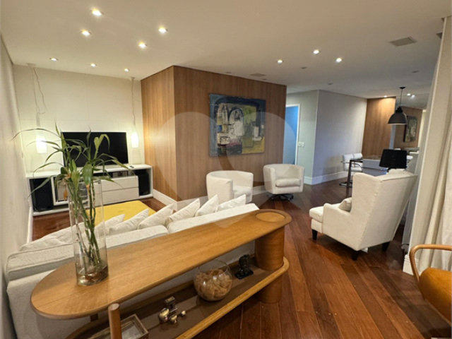Apartamento à venda com 3 suítes em Vila Andrade, São Paulo, SP