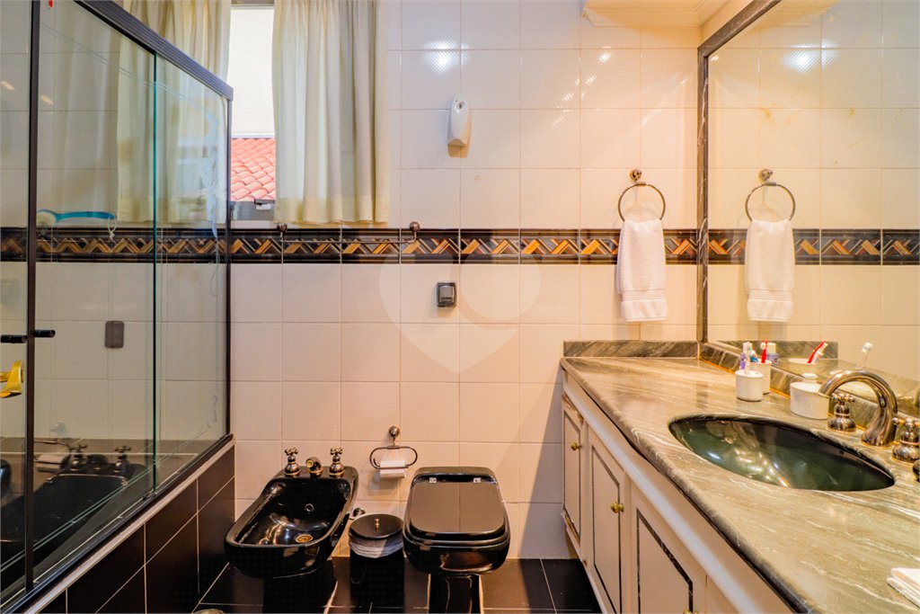 Casa à venda com 4 quartos, sendo 3 suítes, em Vila Sônia, São Paulo, SP
