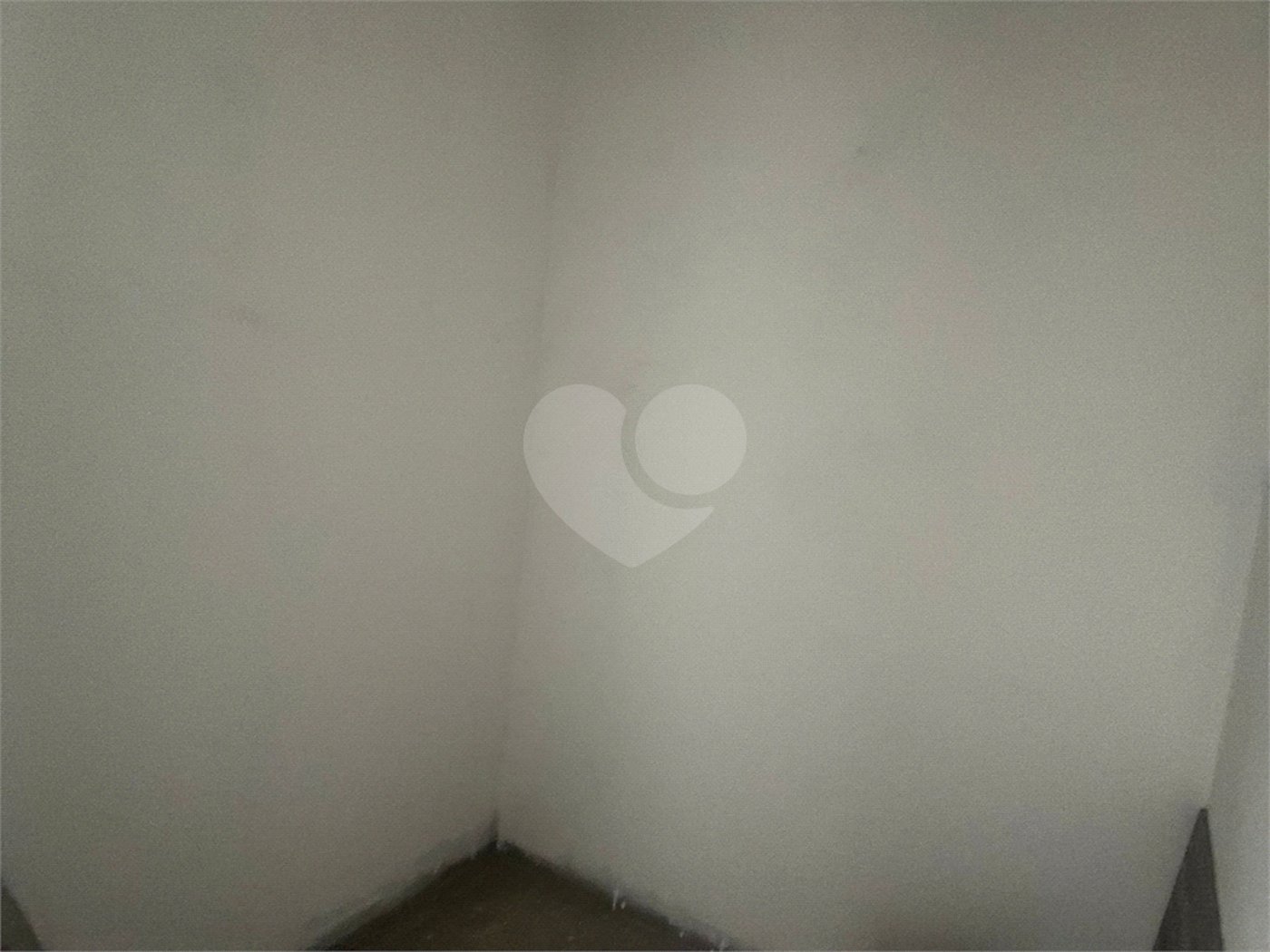 Casa à venda com 3 quartos, sendo 1 suíte,  no condomínio Lago dos Ipês, Itapetininga - SP