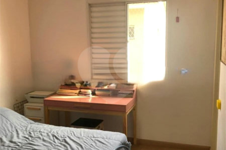 Casa à venda com 3 quartos, sendo 1 suíte, no condomínio Villa Sorrentina, São Paulo - SP