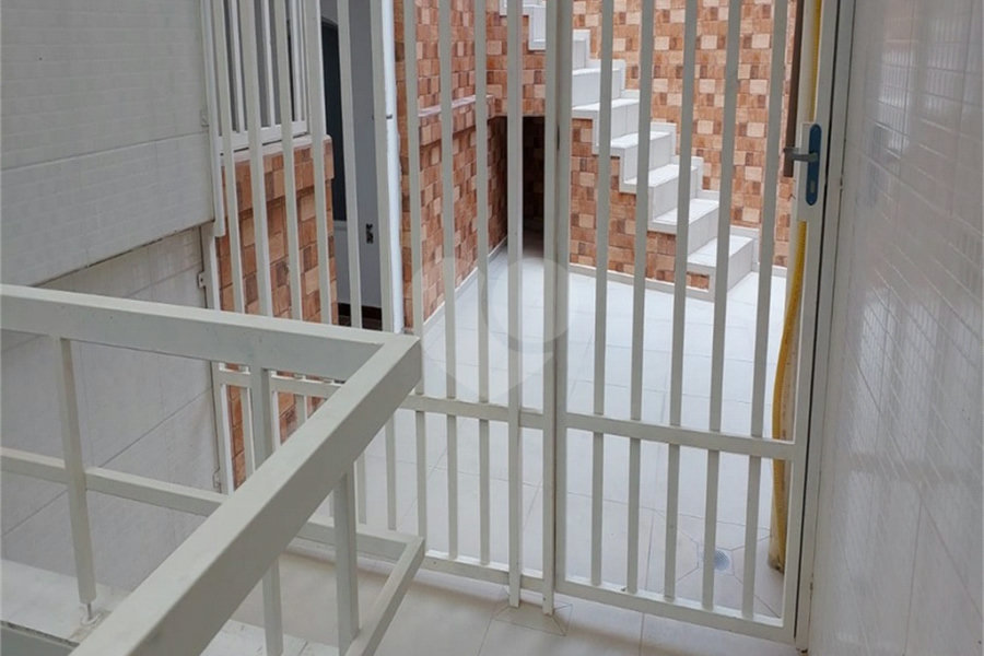 Sobrado à venda com 3 quartos, sendo 2 suítes, em Vila Paulicéia, São Paulo, SP