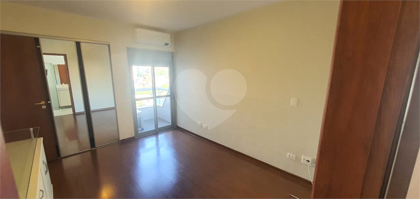 Apartamento à venda com 3 quartos, sendo 1 suíte, em Vila Paulicéia, São Paulo, SP