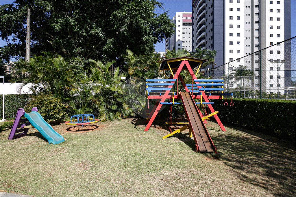 Apartamento à venda com 3 quartos, sendo 1 suíte, em Chácara Santo Antônio, São Paulo, SP