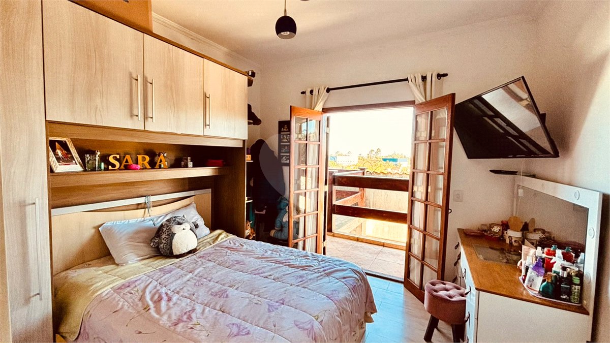 Sobrado à venda com 3 quartos, sendo 1 suíte, em Chácara Recanto Verde, Cotia, SP