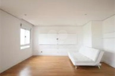 Apartamento à venda com 3 quartos, sendo 2 suítes,  em Paraíso do Morumbi, São Paulo, SP