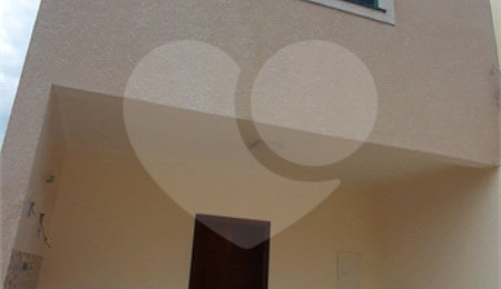 Sobrado à venda com 3 quartos, sendo 1 suíte,  em Laranjeiras, Caieiras, SP