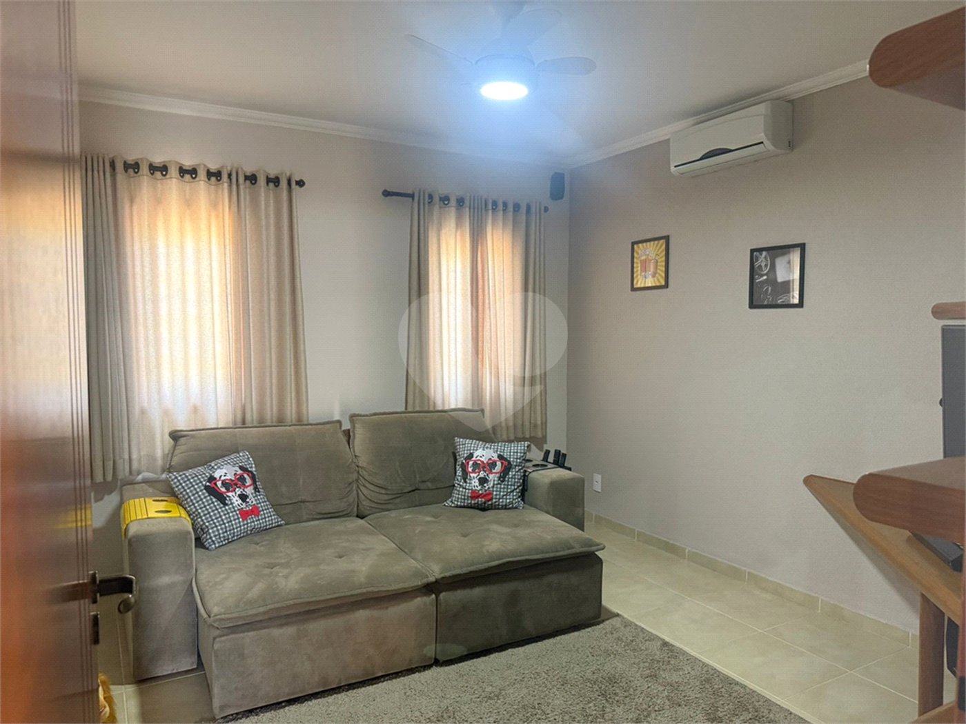 Casa à venda com 3 suítes no condomínio Terras de Mont Serrat, Salto - SP