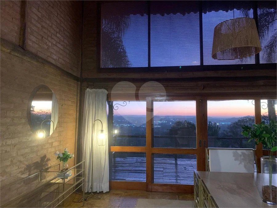 Casa mobiliada para locação no Condomínio Alpes de Vinhedo na cidade de Vinhedo - SP