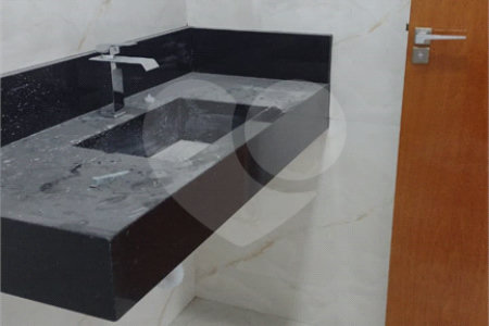 Sobrado à venda com 3 quartos, sendo 1 suíte, em Villa Di Cesar, Mogi das Cruzes, SP