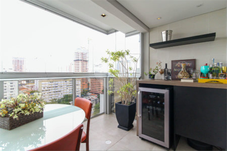 Apartamento à venda com 2 quartos, sendo 1 suíte, em Vila Olímpia, São Paulo, SP