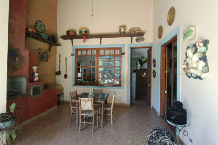Casa à venda com 4 quartos, sendo 3 suítes, no condomínio Patrimônio do Carmo, São Roque - SP