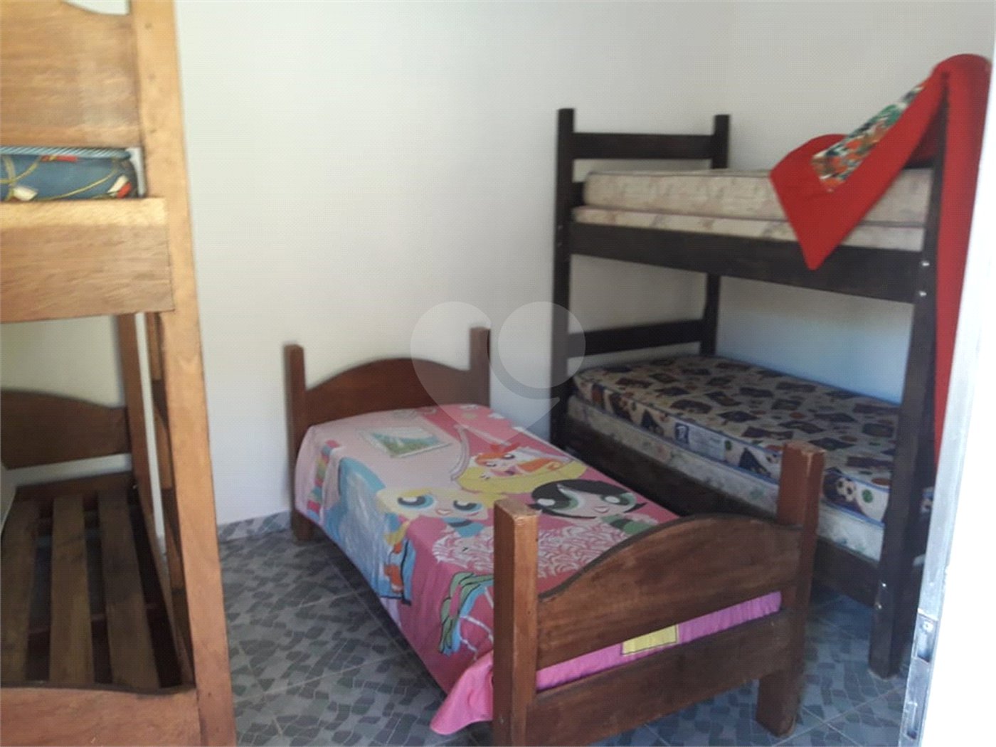 Chácara à venda com 8 quartos, sendo 3 suítes, no Centro, Toledo, MG